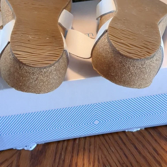 Eric Michael White Leather Adjustable Strap Low Wedge Sandals 37 - Picture 10 of 12